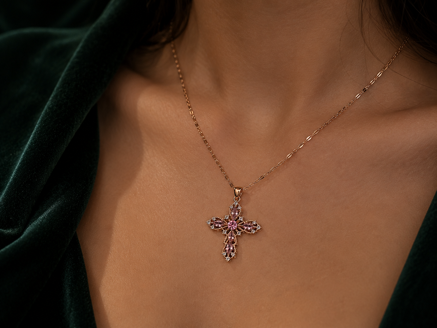 Collana Croce Rosa